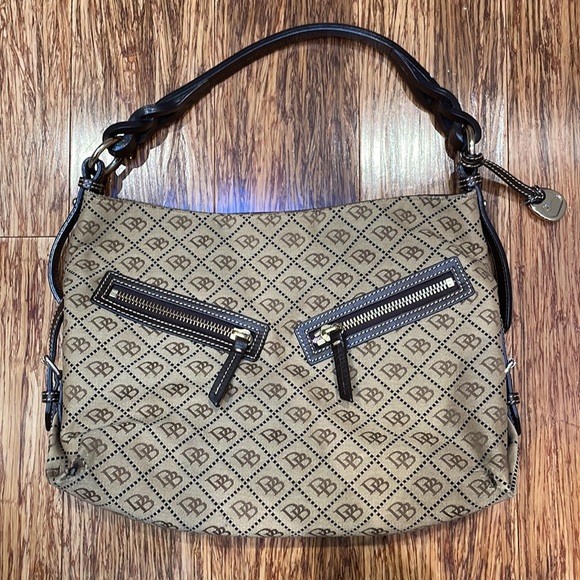 Dooney & Bourke brown monogram shoulder bag - Picture 2 of 13